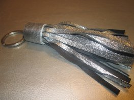 Sleutelhanger leder floche (grijs/zwart) Sleutelhanger leder floche (grijs/zwart)