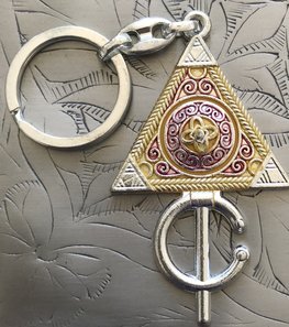 Sleutelhanger Berbersymbool / Fibula g Sleutelhanger Berbersymbool / Fibula g